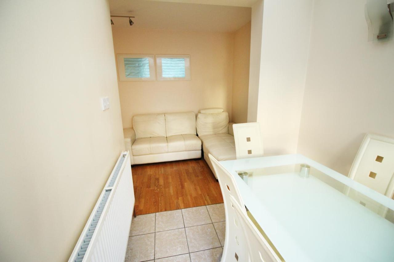 Flexistay Tooting Studios London Bagian luar foto