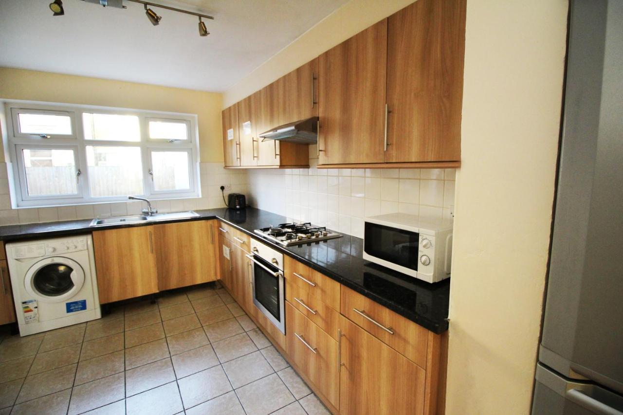 Flexistay Tooting Studios London Bagian luar foto